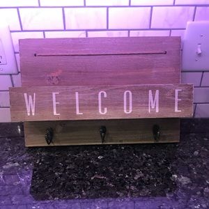 Welcome coat/key hanger with storage